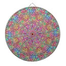 Recherche de arc en ciel couleurs de jeux de fléchettes Dards