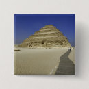 Recherche de pyramide carrés badges Pharaon