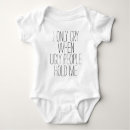 Recherche de laid bébé vêtements Pleurer