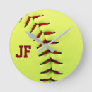 Recherche de boule jaune horloges Sports