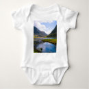 Recherche de montagne bébé vêtements Vacances