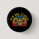 Recherche de les années 10 badges Vieux