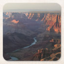 Recherche de grand canyon dessous de verres Image de couleur