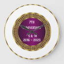 Zoek naar gouden klokken Initialen