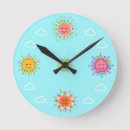 Recherche de soleil heureux horloges Coloré