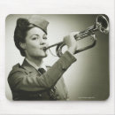 Recherche de cheveux noirs tapis souris Principal et épaules