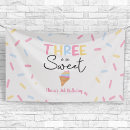 Recherche de petits gâteaux posters Girl