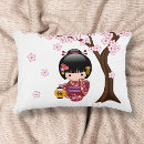 Recherche de fille japonaise coussins Kokeshi