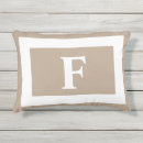 Recherche de beige coussins Initial