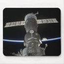 Recherche de luminescence électronique Vue de l'espace