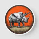 Recherche de rhinocéros horloges Nature