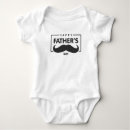 Recherche de barbe bébé vêtements Père
