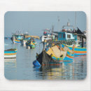 Recherche de bateau pêche tapis souris Plage