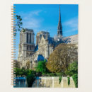 Recherche de dame de chemise Église