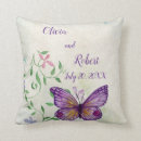 Recherche de simple violet coussins Newly weds