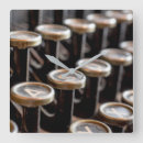 Recherche de décor steampunk horloges Couple