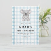 001 Sky Blue Plaid Koala 1st Birthday Invitation (Debout devant)