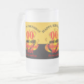 00 jaar oud en nog steeds rokend warm | 00e verjaa matglas bierpul (Voorkant links)