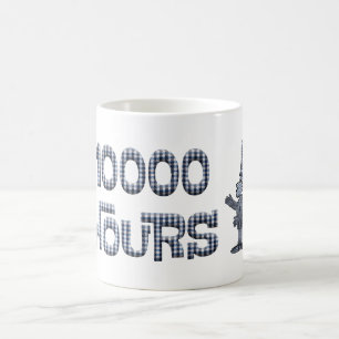 10000 uur met een overlay van gingham stof als koffiemok