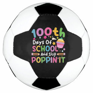100 dagen school en nog steeds poppin' meisje  voetbal