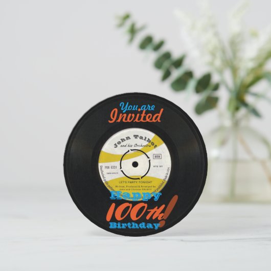 100e anniversaire Invitation Retro Vinyl Record 45 (Debout devant)