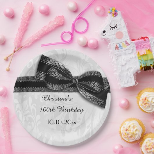 100th Birthday Black Damask en Faux Bow Papieren Bordje (Feest)