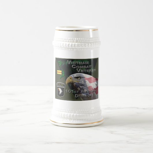 101st Airborne Div Vietnam Combat Veteran Bierpul (Center)