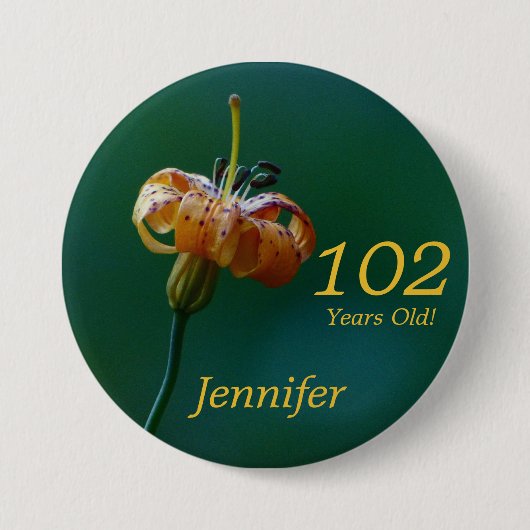 102 jaar oud, naam Golden Lily Button Pin Pinback (Voorkant)