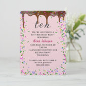 10e verjaardag met chocolade ijsjes en strooisel kaart (Staand voorkant)