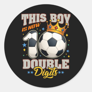 10e verjaardag Voetbal Deze jongen is nu 10 dubbel Ronde Sticker