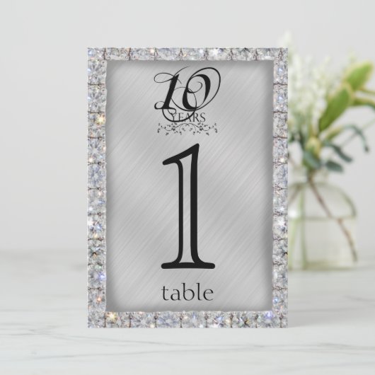 10ème numéro de table d'anniversaire de l'étain et (Debout devant)