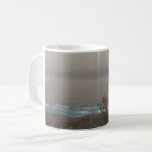 11oz mok met "stenig strand"-afbeelding (Voorkant links)