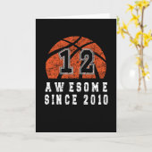 12e verjaardag, geboren in 2010 12 jaar Basketball Kaart (Gele Bloem)