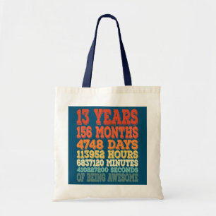 13-jarige jongetje met 13-jarige cadeautjes tote bag