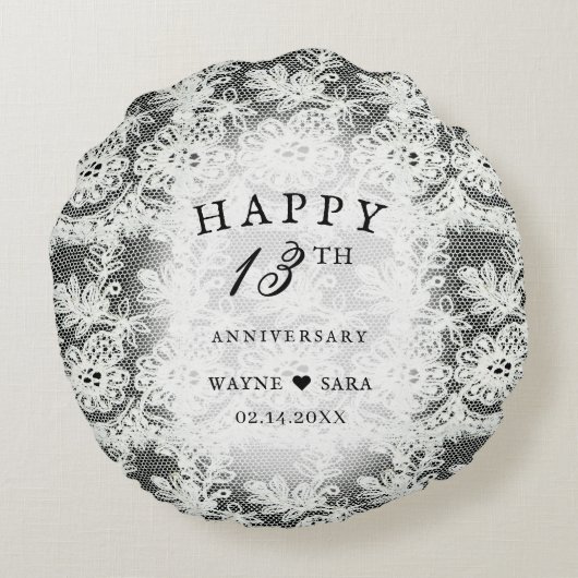 13e trouwdag met zwart-wit kant rond kussen (Achterkant)
