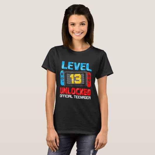 13th Birthday Game Level 13 Ontgrendeld Officiële T-shirt (Voorkant volledig)