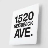1520 SEDGWICK AVE. VIERKANTE KLOK (Hoek)