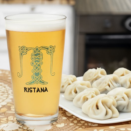 16e eeuw Celtic Knot Decorative Capital T Glas