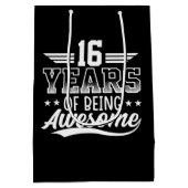 16e jaar geweldige Verjaardag woord art Medium Cadeauzakje (Achterkant)