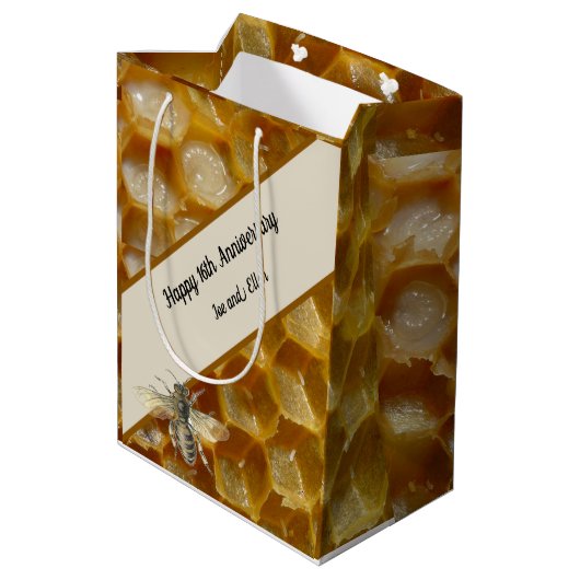 16e Jubileum voor bruiloft, Wax Medium Cadeauzakje (Achterkant Gekanteld)