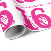 16e verjaardag kleindochter, roze tekst op wit. cadeaupapier (Rol Hoek)