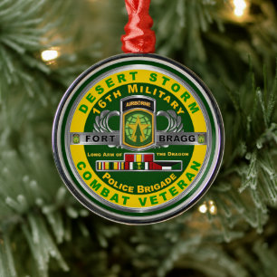 16e Veteraan van de Militaire Politiebrigade Deser Metalen Ornament