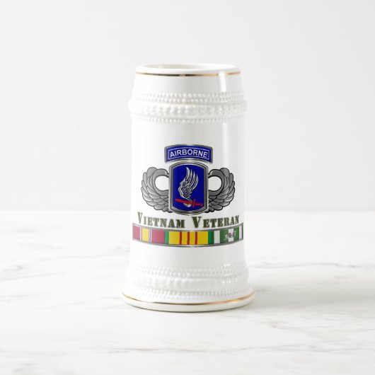 173e brigade Vietnam Veteraan Bierpul (Center)