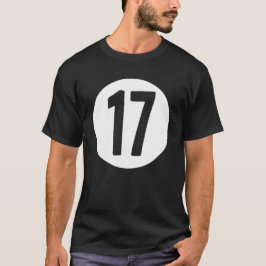 17 in een T-shirt met ronde cirkel