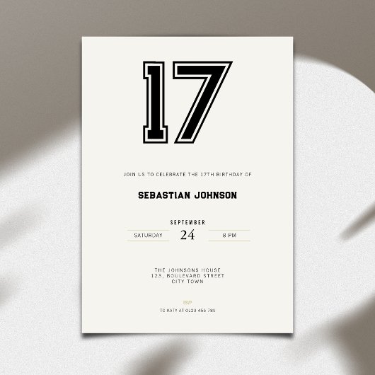 17th Birthday Invitation - Minimal Sport Style Kaart