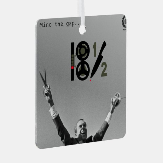 18 ½ ornement (Avant droite)