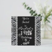 18e anniversaire avec une invitation à la concepti (Debout devant)