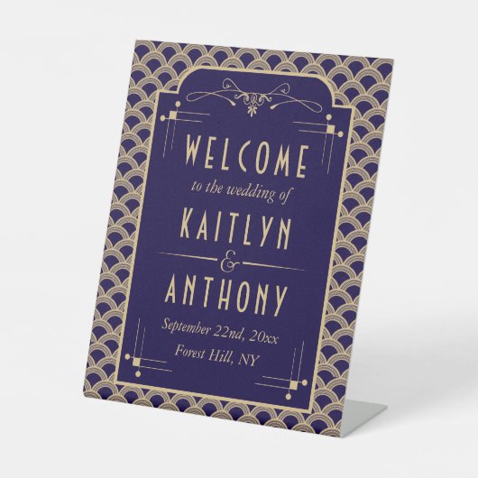  1920's Art Deco Gatsby Bruiloft Welkom Reclamebord Met Voetstuk (Voorkant)