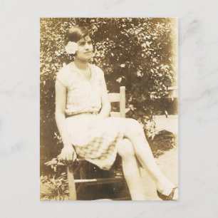 1929 MEISJE MET BLOEM #58 BRIEFKAART