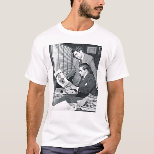 1939 COMIC BOOK SIZE T-shirt (Voorkant)